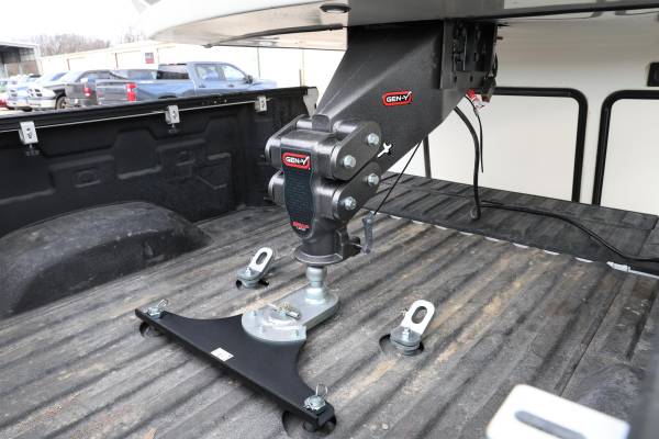 Gen Y Hitch - Executive Torsion Flex Turning Point Fifth Wheel to Gooseneck 2 5/16 Inch Coupler 1.5K 4.5K pin weight range 21K Towing Gen Y Hitch