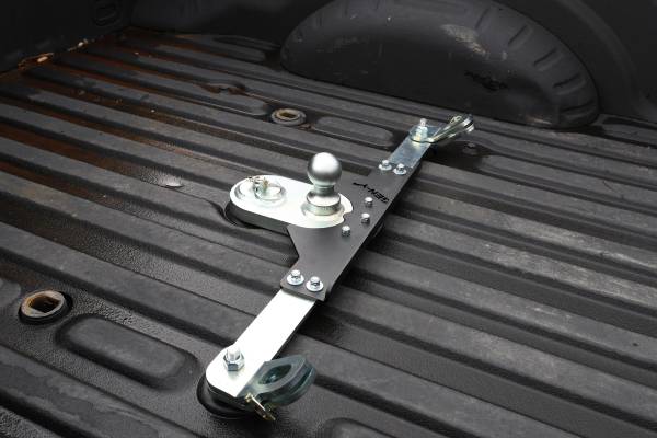 Gen Y Hitch - Main Assy GoosePuck GEN II 5 Inch Offset 25K Overall Towing With Safety Chain Anchors Incorporated GM 2020-24 Short & Long Bed Gen Y Hitch